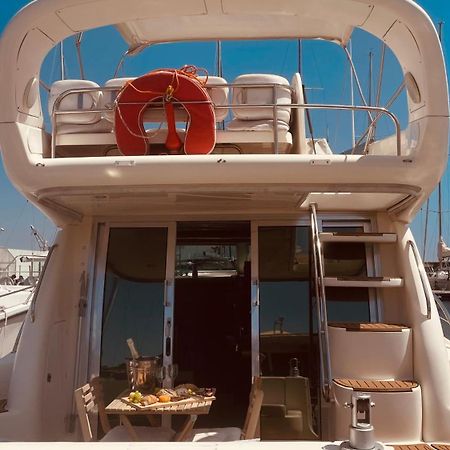 Payva & Branco Boats Iate Privado Em Cascais Hotel Exterior foto