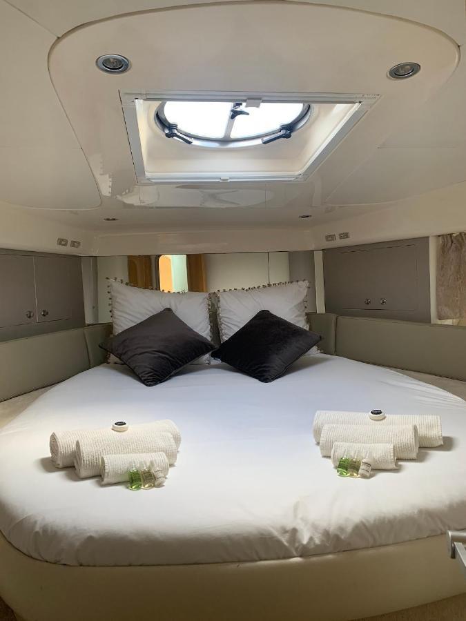 Payva & Branco Boats Iate Privado Em Cascais Hotel Exterior foto