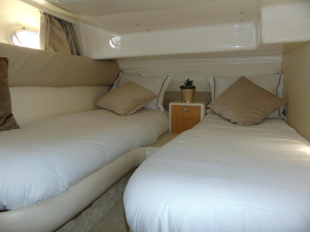 Payva & Branco Boats Iate Privado Em Cascais Hotel Exterior foto